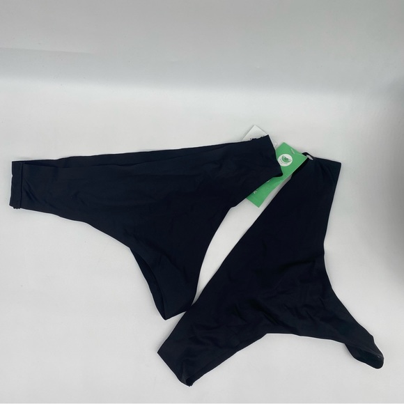 HONEYDEW Women's Skinz sleek soft tagless Thong in black set of 2 NEW - Picture 2 of 4